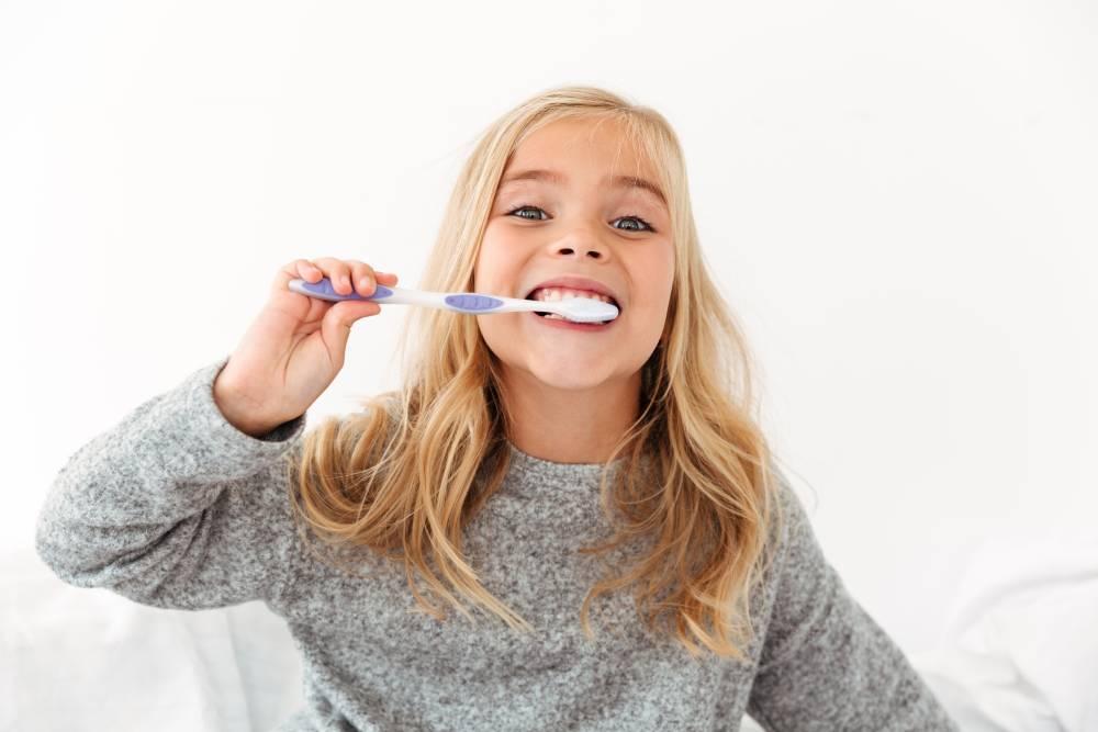 Quando começar a escovar os dentes do bebê