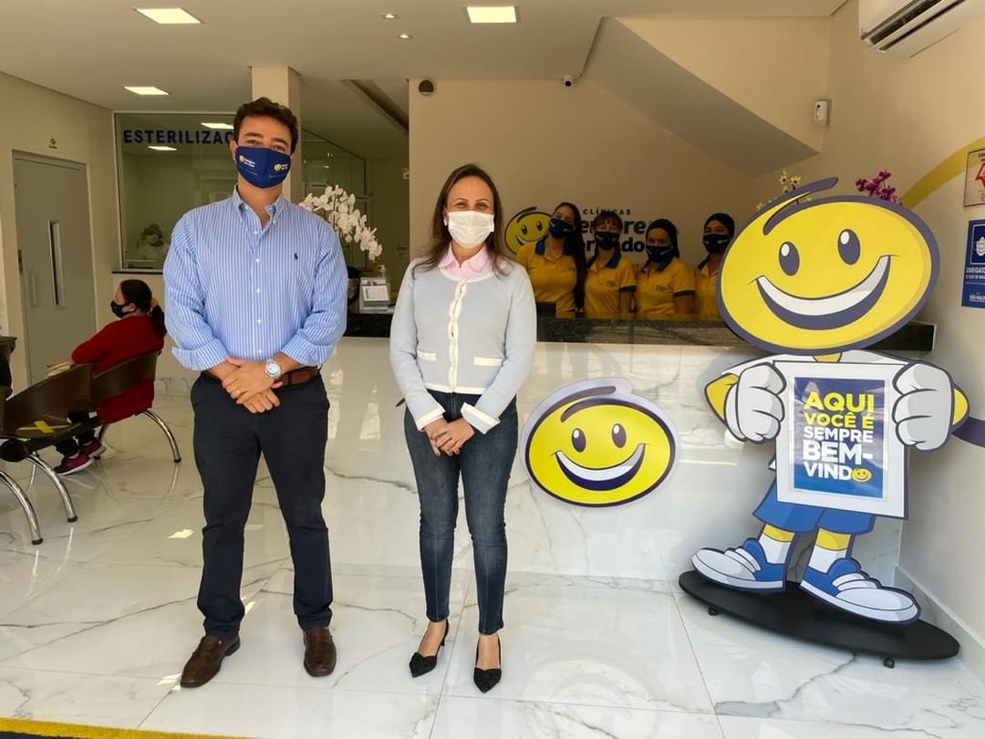 Clínica Sempre Sorrindo de Barretos recebe a visita da prefeita Paula Lemos