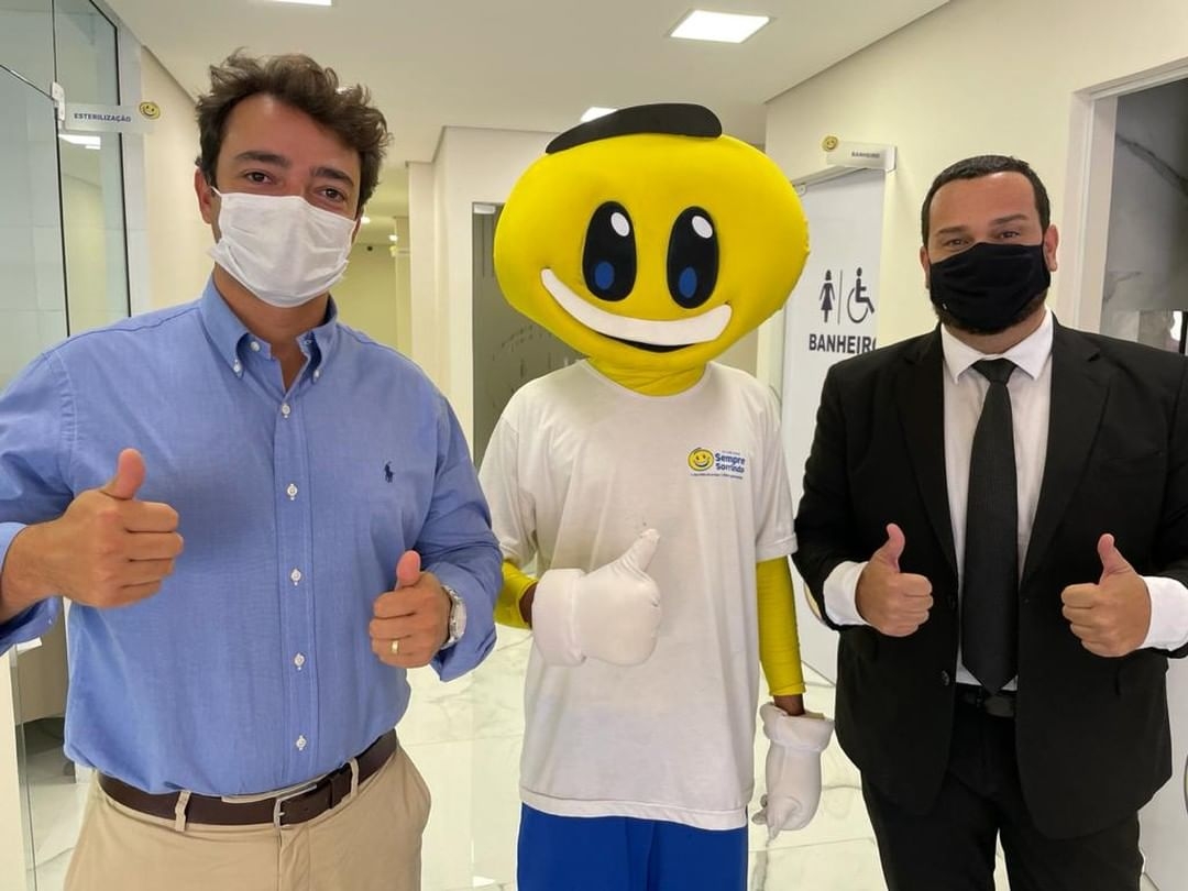 Vereador Lincoln Fernandes visita a mais nova clínica Sempre Sorrindo em Ribeirão Preto.